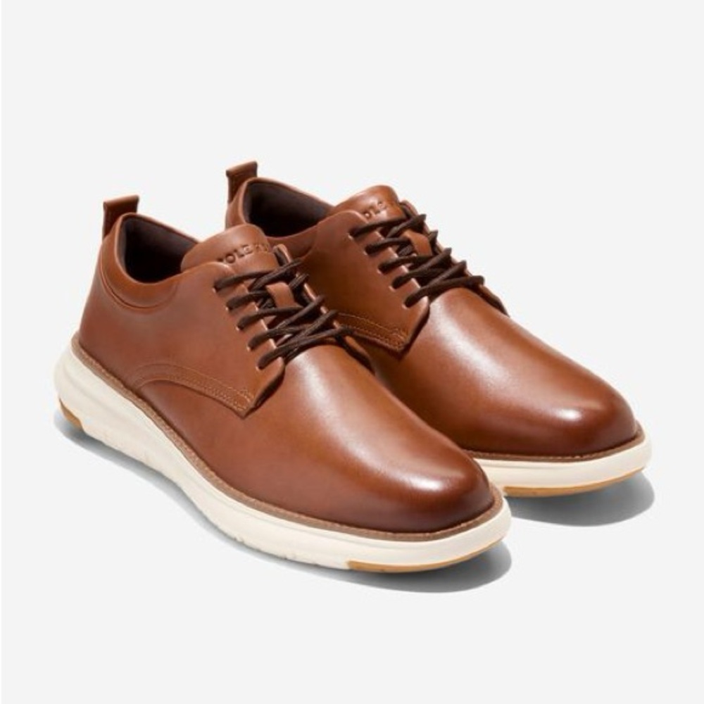 Cole Haan Brown Oxfords with Streamlined Design